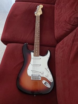 Fender Player strat a (in hand) $600.jpg