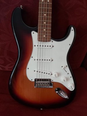Fender Player strat b (in hand) $600.jpg