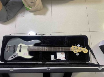 Fender Bass 1.jpg