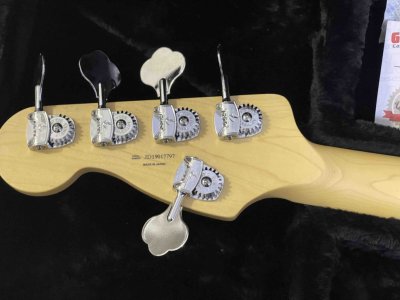 Fender Bass 4.jpg